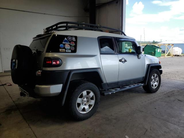 JTEBU11F970095511 - 2007 TOYOTA FJ CRUISER SILVER photo 3