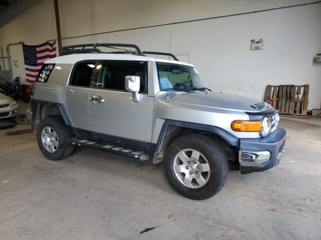 JTEBU11F970095511 - 2007 TOYOTA FJ CRUISER SILVER photo 4