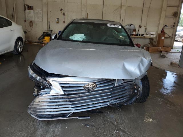 4T1AZ1FB4NU087857 - 2022 TOYOTA AVALON XLE Gümüş foto 5