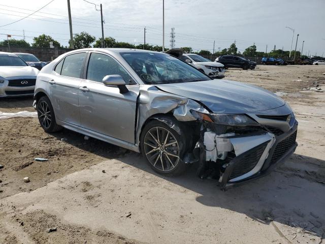 4T1G11AK0PU174084 - 2023 TOYOTA CAMRY SE NIGHT SHADE SILVER photo 4