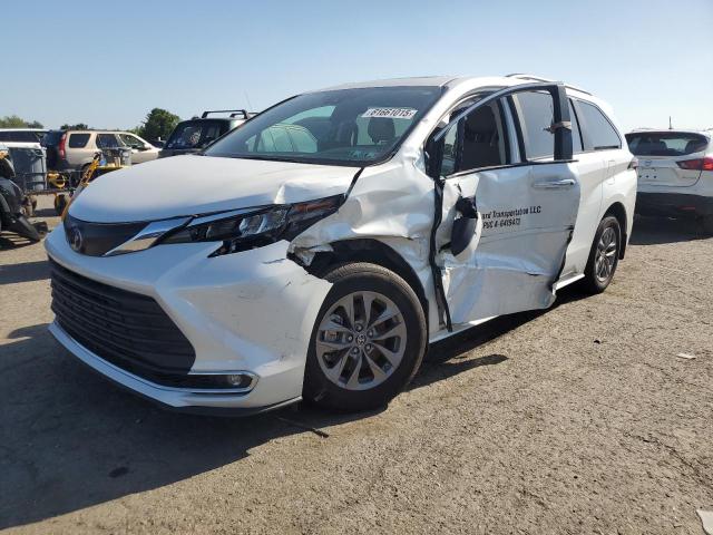 2024 TOYOTA SIENNA XLE, 