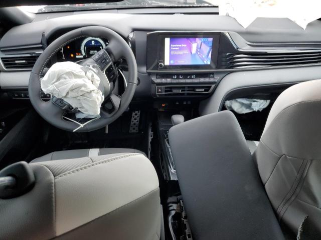 4T1DAACK0SU611512 - 2025 TOYOTA CAMRY XSE WHITE photo 8