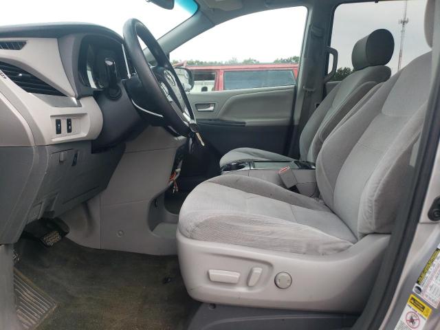5TDKK3DC9FS583019 - 2015 TOYOTA SIENNA LE 银色 照片 7