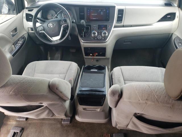 5TDKK3DC9FS583019 - 2015 TOYOTA SIENNA LE 银色 照片 8