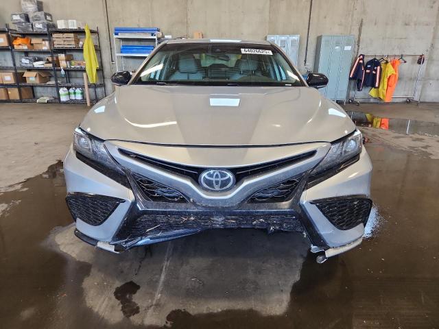 4T1G11AK6PU727417 - 2023 TOYOTA CAMRY SE NIGHT SHADE SILVER photo 5