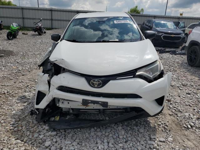 2T3BFREV2HW675887 - 2017 TOYOTA RAV4 LE თეთრი ფოტო 5