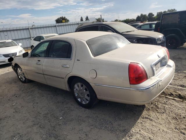 1LNHM83W13Y645179 - 2003 LINCOLN TOWN CARTIER CREAM photo 2