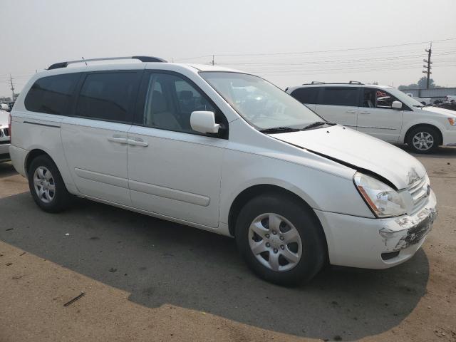 KNDMG4C38A6357323 - 2010 KIA SEDONA LX WHITE photo 4