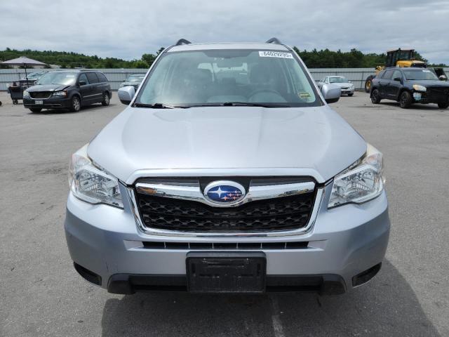 JF2SJADC5GH548086 - 2016 SUBARU FORESTER 2.5I PREMIUM SILVER photo 5
