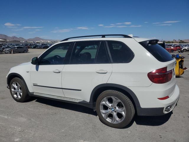 5UXZW0C58D0B91753 - 2013 BMW X5 XDRIVE35D WHITE photo 2