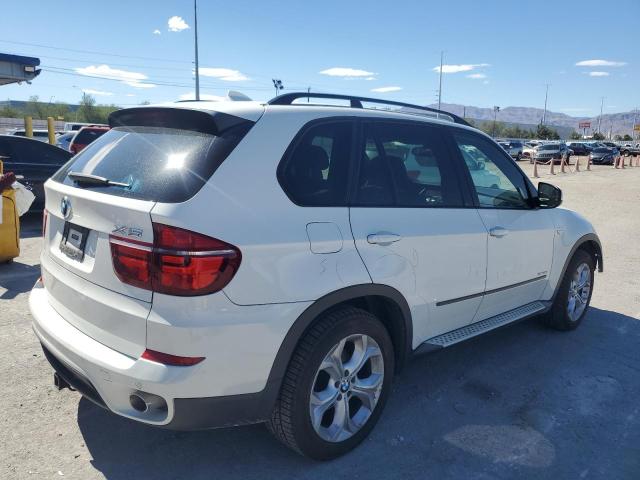 5UXZW0C58D0B91753 - 2013 BMW X5 XDRIVE35D WHITE photo 3