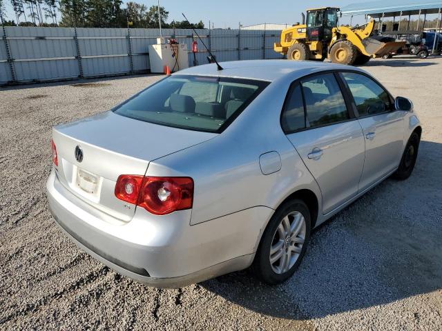 3VWPF71KX7M122231 - 2007 VOLKSWAGEN JETTA 2.5 SILVER photo 4