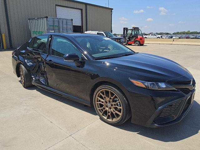 4T1T31AK0RU061392 - 2024 TOYOTA CAMRY SE NIGHT SHADE BLACK photo 4