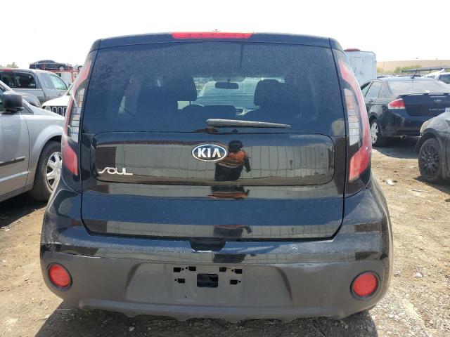 KNDJN2A28J7546877 - 2018 KIA SOUL BLACK photo 6