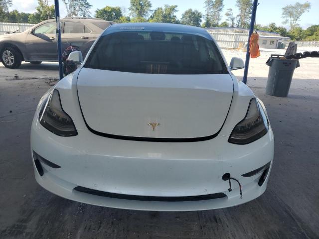 5YJ3E1EB1LF589158 - 2020 TESLA MODEL 3 Weiß Foto 5