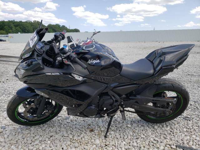 JKAEXEJ16KDA03077 - 2019 KAWASAKI EX650 J შავი ფოტო 3