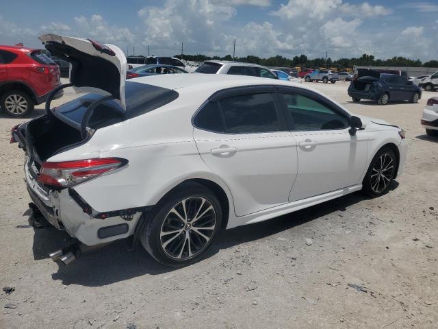 4T1B11HK9JU666734 - 2018 TOYOTA CAMRY L WHITE photo 3