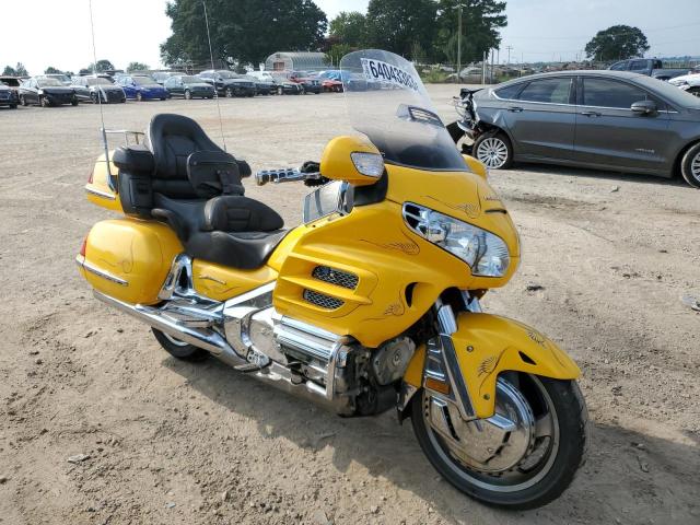 1HFSC47013A201066 - 2003 HONDA GL1800 YELLOW photo 1