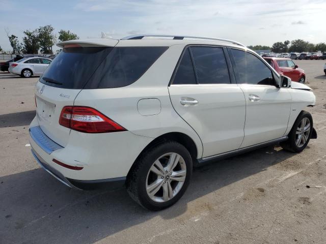 4JGDA5HB2CA025526 - 2012 MERCEDES-BENZ ML 350 4MATIC WHITE photo 3