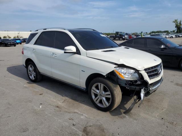 4JGDA5HB2CA025526 - 2012 MERCEDES-BENZ ML 350 4MATIC WHITE photo 4