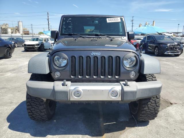 1C4BJWDGXJL829206 - 2018 JEEP WRANGLER U SPORT Сұр фото 5