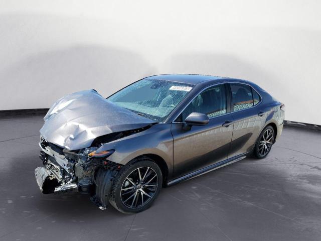 4T1G11AK5MU489913 - 2021 TOYOTA CAMRY SE GRAY photo 1