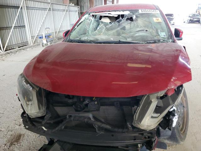 JN8AT2MT7HW136831 - 2017 NISSAN ROGUE S RED photo 5