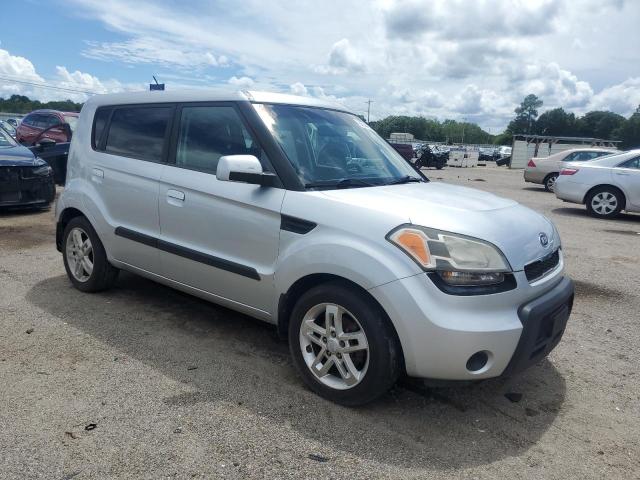 KNDJT2A26A7053124 - 2010 KIA SOUL + SILVER photo 4