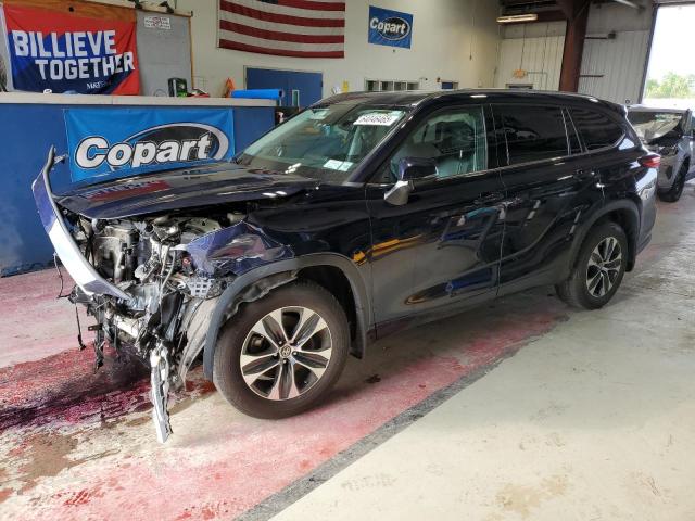 2021 TOYOTA HIGHLANDER XLE, null