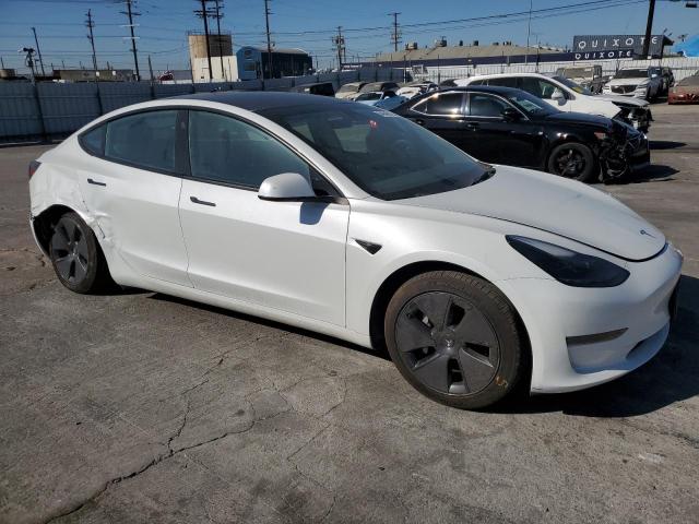 5YJ3E1EA7PF430495 - 2023 TESLA MODEL 3 Білий фото 4