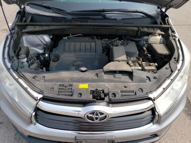 5TDKKRFH3GS179596 - 2016 TOYOTA HIGHLANDER XLE SILVER photo 12