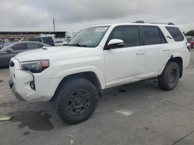 JTEBU5JR9J5523041 - 2018 TOYOTA 4RUNNER SR5/SR5 PREMIUM WHITE photo 1