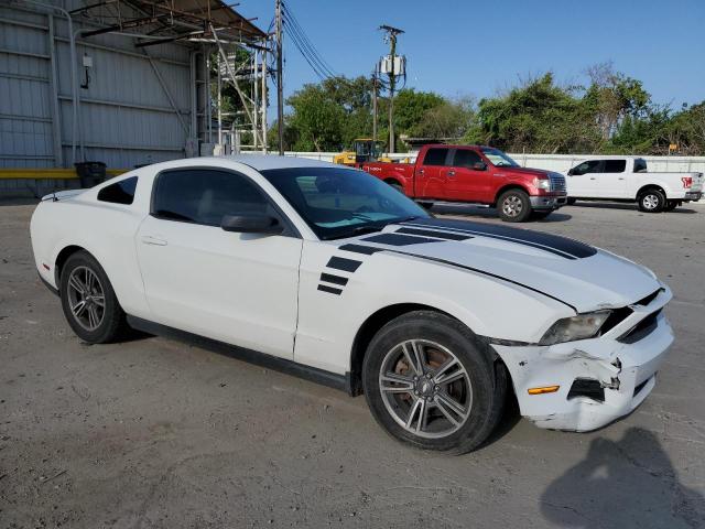 1ZVBP8AM1B5111471 - 2011 FORD MUSTANG WHITE photo 4