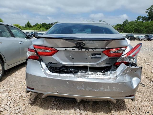 4T1B11HK7JU156883 - 2018 TOYOTA CAMRY L SILVER photo 6