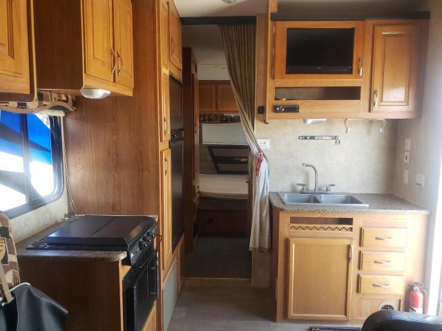 1UJBJSBP3A1VY0058 - 2010 JAYC OCTANE WHITE photo 5