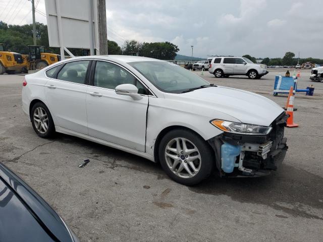 3FA6P0HD2GR177310 - 2016 FORD FUSION SE WHITE photo 4