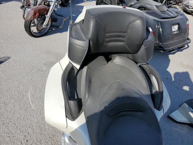 2BXJBDC17CV001688 - 2012 CAN-AM SPYDER ROA RT-LTD CREAM photo 6