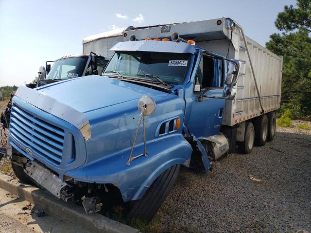 2FW8A3AV61AH39741 - 2001 STERLING TRUCK AT 9500 BLUE photo 2