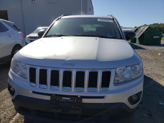 1J4NT1FB5BD260752 - 2011 JEEP COMPASS SP SILVER photo 9