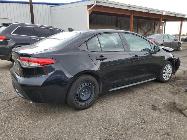 5YFEPRAE4LP117123 - 2020 TOYOTA COROLLA LE შავი ფოტო 3