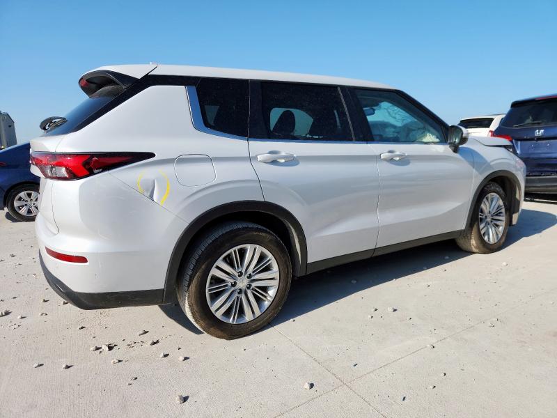 JA4J3UA85RZ080874 - 2024 MITSUBISHI OUTLANDER ES WHITE photo 3