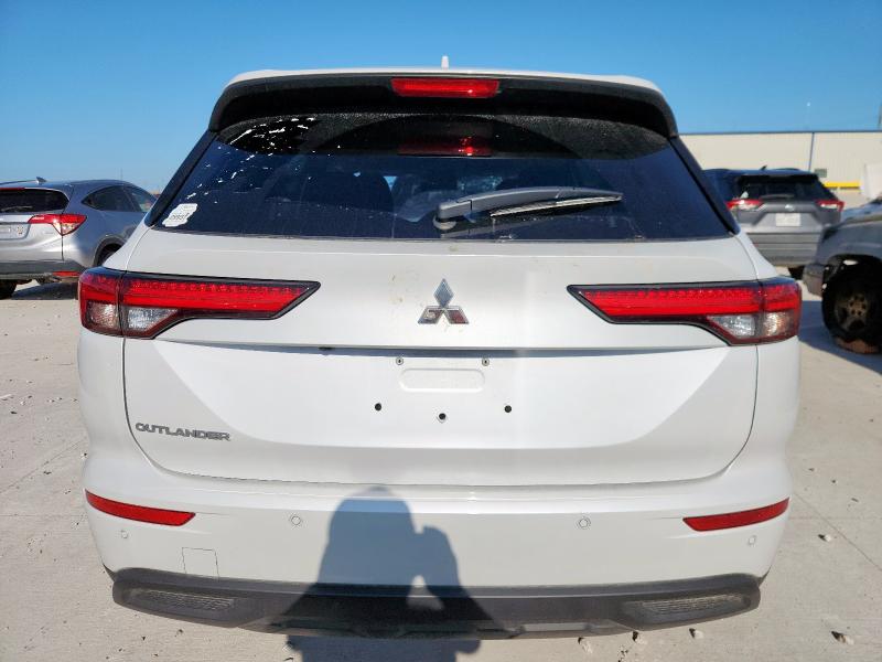 JA4J3UA85RZ080874 - 2024 MITSUBISHI OUTLANDER ES WHITE photo 6