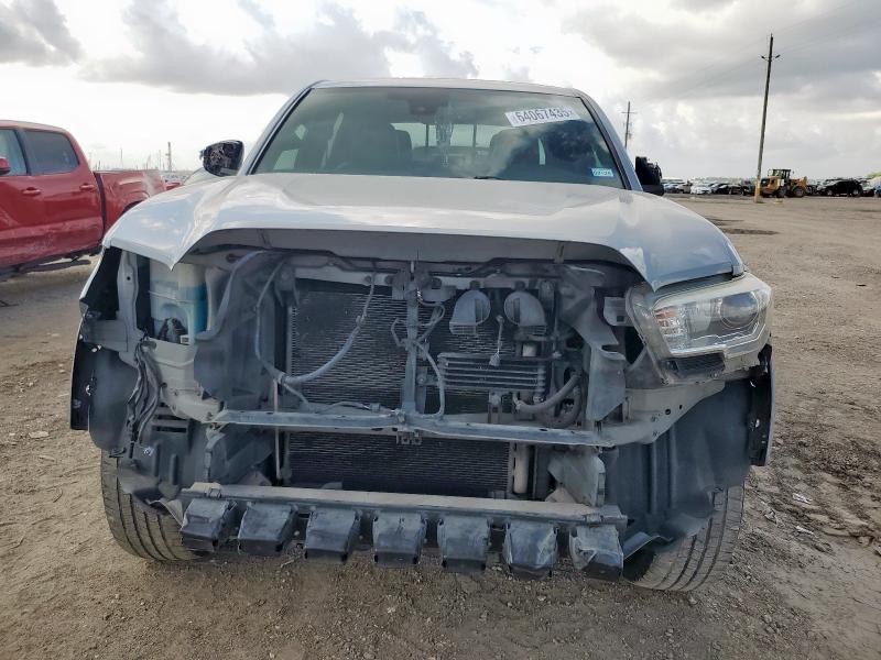 5TFEZ5CN5JX062938 - 2018 TOYOTA TACOMA DOUBLE CAB GRAY photo 5