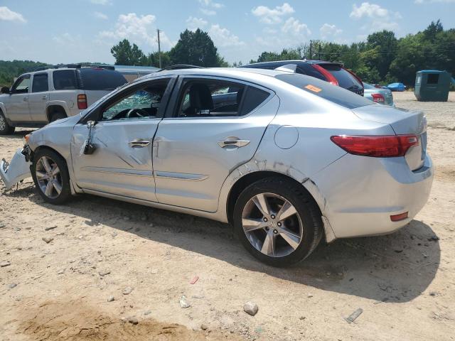 19VDE1F78DE008303 - 2013 ACURA ILX 20 TECH SILVER photo 2