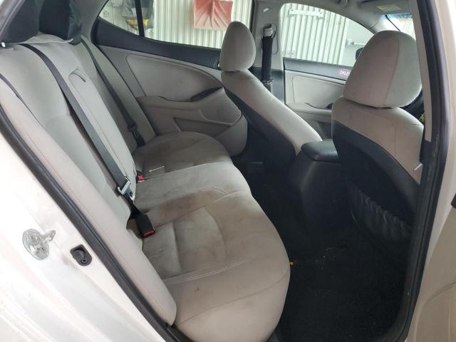 5XXGM4A73FG442932 - 2015 KIA OPTIMA LX WHITE photo 10