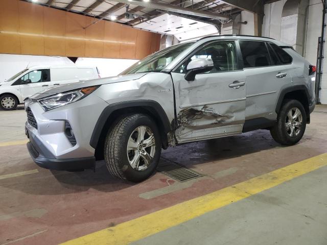 2019 TOYOTA RAV4 XLE, null