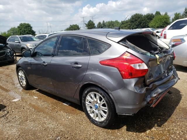 1FAHP3K2XCL136076 - 2012 FORD FOCUS SE GRAY photo 2