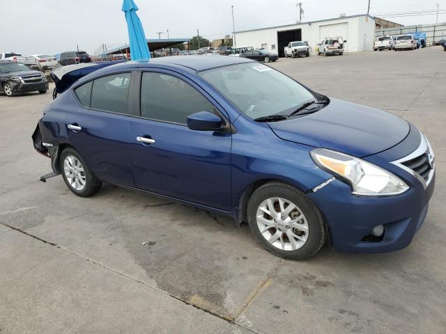 3N1CN7AP6JL841055 - 2018 NISSAN VERSA S BLUE photo 4