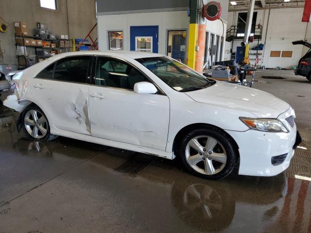 4T1BF3EK8BU602025 - 2011 TOYOTA CAMRY BASE თეთრი ფოტო 4