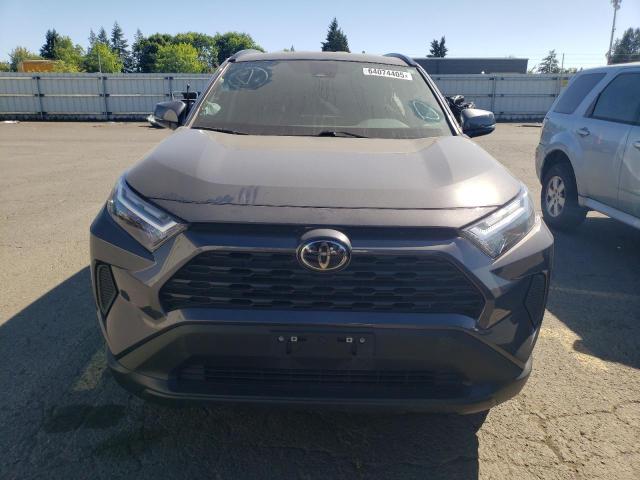 2T3P1RFV2NW253424 - 2022 TOYOTA RAV4 XLE GRAY photo 5